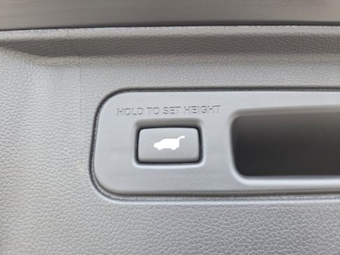 Used 2025 Honda Pilot EX-L image 22