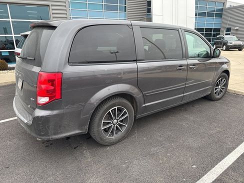 Used 2017 Dodge Grand Caravan GT image 4