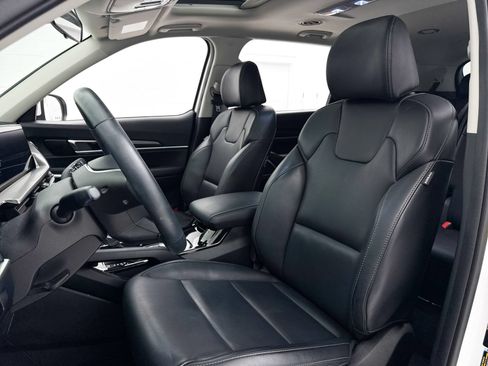 Used 2025 Kia Telluride S FWD image 21
