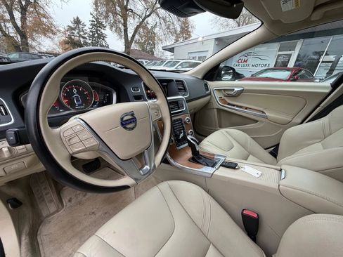 Used 2016 Volvo S60 T5 Inscription Platinum image 9