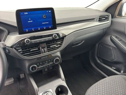 Used 2025 Ford Escape Active AWD/4WD image 11