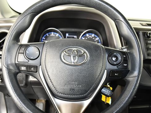 Used 2018 Toyota RAV4 LE w/ All Weather Liner Package AWD/4WD image 19