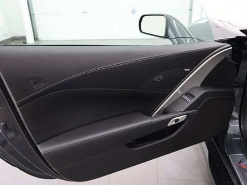 Used 2018 Chevrolet Corvette Stingray Coupe w/ Carbon Flash Badge Package RWD image 30