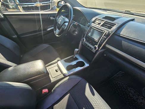 Used 2013 Toyota Camry SE image 18