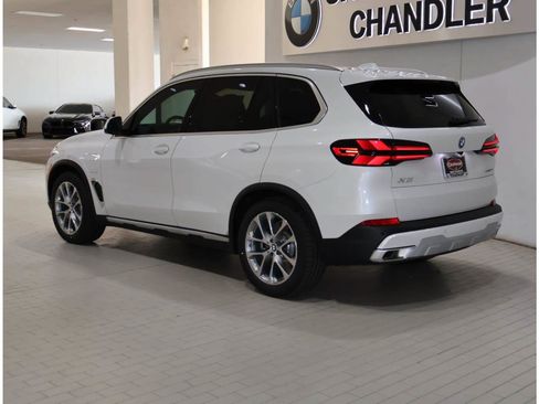 Used 2026 BMW X5 xDrive50e w/ Premium Package AWD/4WD image 5
