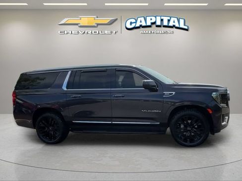 Used 2023 GMC Yukon XL SLT AWD/4WD image 6
