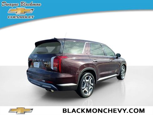 Used 2023 Hyundai Palisade SEL w/ Premium Package image 3