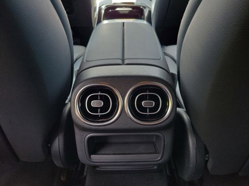 Certified 2026 Mercedes-Benz GLC 300 image 11