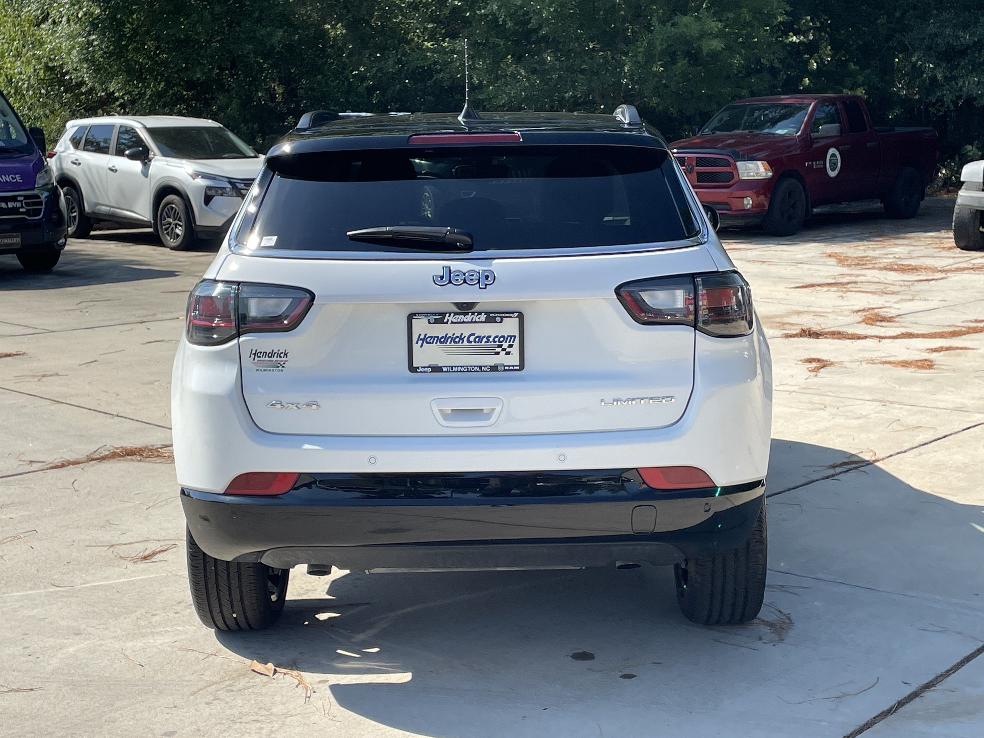 Used 2025 Jeep Compass Limited w/ Elite Group AWD/4WD image 8