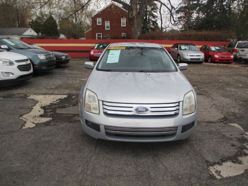 Used 2006 Ford Fusion SE FWD image 2