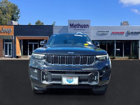 Used 2023 Jeep Grand Cherokee Overland AWD/4WD image 2