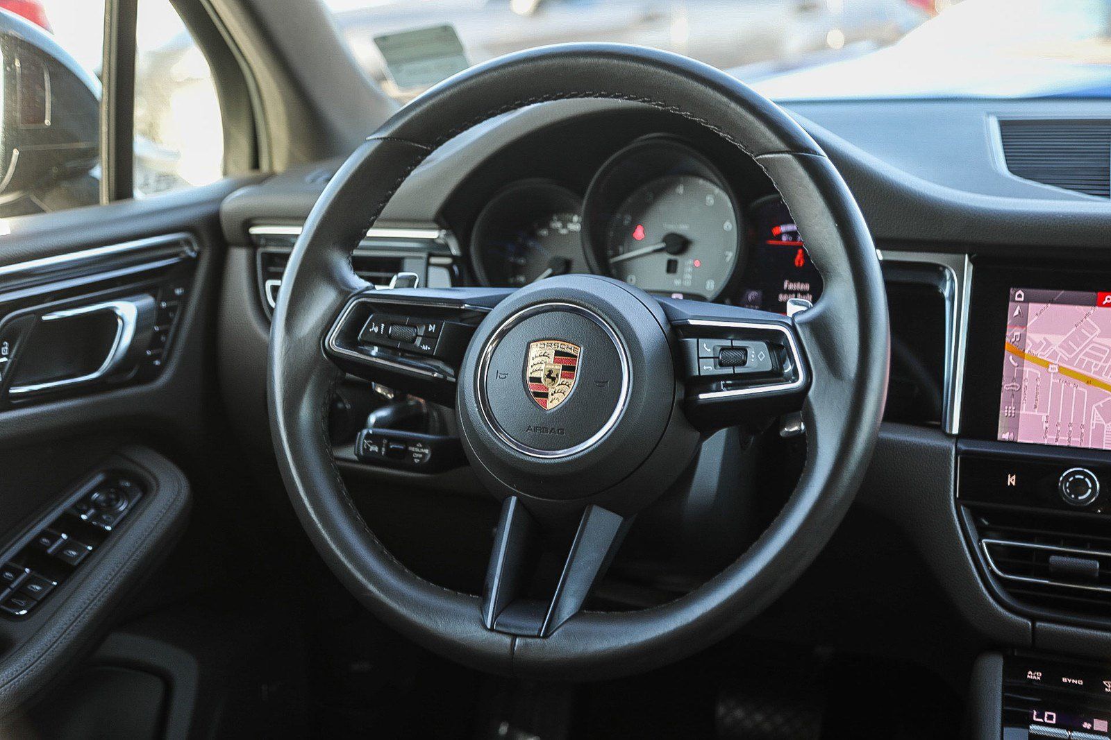 Used 2022 Porsche Macan S AWD/4WD image 10