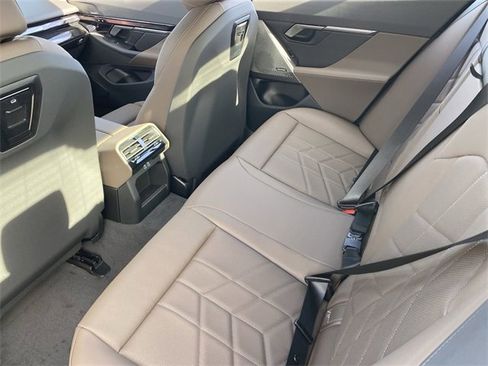 New 2025 BMW i5 xDrive40 w/ Premium Package image 16