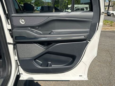 New 2026 Lincoln Navigator L Reserve image 19