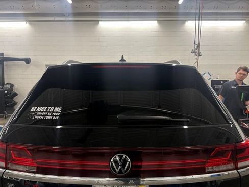 Certified 2025 Volkswagen Atlas SE FWD image 8