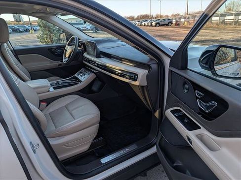 Certified 2023 Lincoln Aviator Reserve w/ Equipment Group 201A image 13