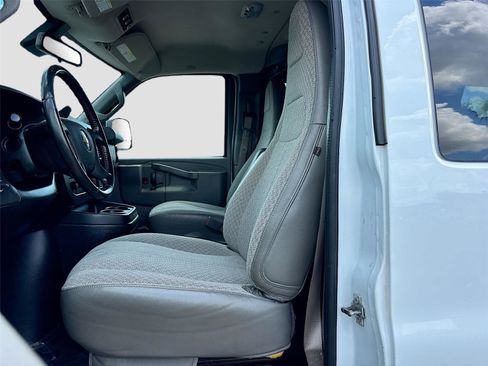 Used 2020 Chevrolet Express 3500 LT w/ LT Preferred Equipment Group RWD image 19