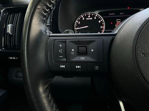 Used 2024 Nissan Pathfinder SV image 35