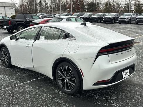 New 2026 Toyota Prius XLE image 4