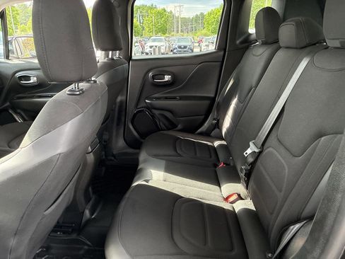 Used 2017 Jeep Renegade Altitude AWD/4WD image 11