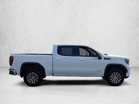 Used 2023 GMC Sierra 1500 AT4 w/ AT4 Preferred Package AWD/4WD image 4