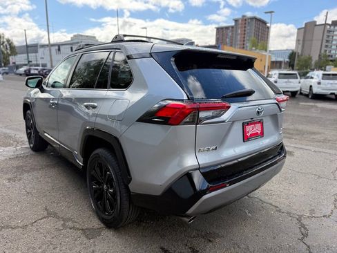 Used 2023 Toyota RAV4 SE AWD/4WD image 5