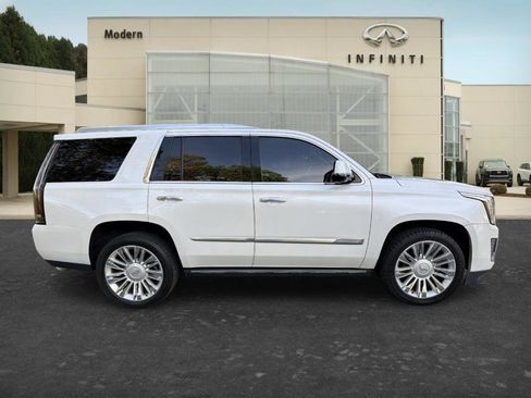 Used 2016 Cadillac Escalade Platinum AWD/4WD image 4