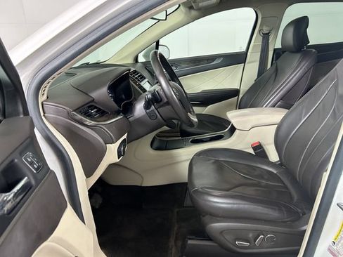 Used 2017 Lincoln MKC Reserve AWD/4WD image 12