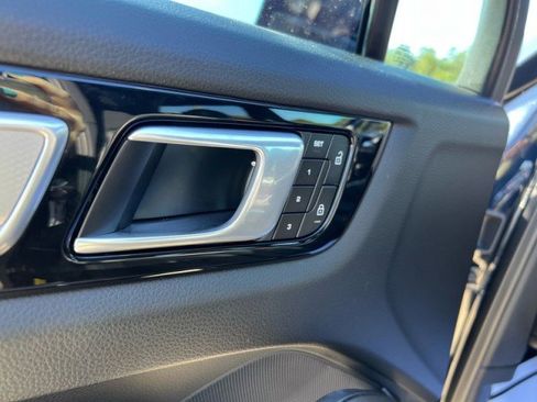 Used 2023 Porsche Cayenne image 28