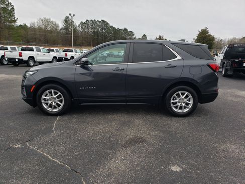 Used 2022 Chevrolet Equinox LT w/ Driver Convenience Package image 6