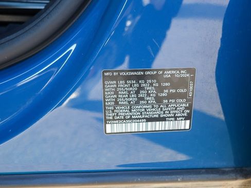 Used 2025 Volkswagen Atlas Cross Sport SE image 32