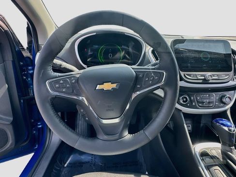 Used 2017 Chevrolet Volt LT w/ Comfort Package FWD image 11