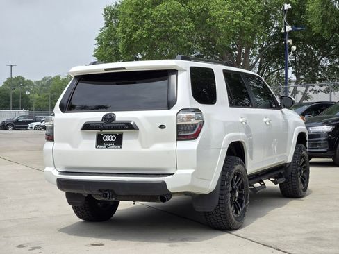 Used 2018 Toyota 4Runner TRD Off-Road AWD/4WD image 8