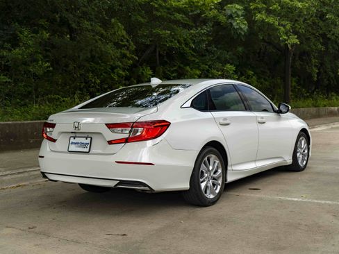 Used 2018 Honda Accord LX image 9