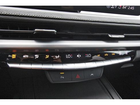 Used 2025 Cadillac XT4 Premium Luxury FWD image 23