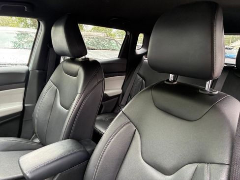 Used 2025 Jeep Compass Limited AWD/4WD image 36