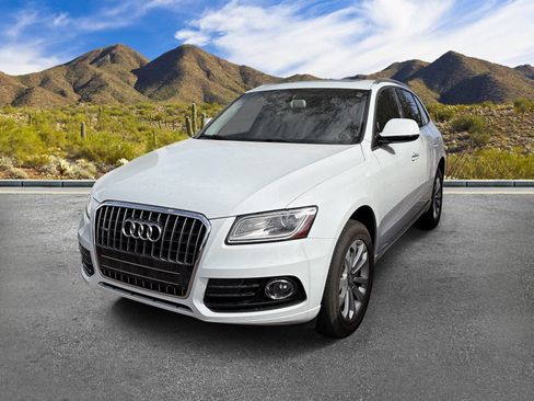 Used 2015 Audi Q5 2.0T Premium Plus w/ Premium Plus Package AWD/4WD image 2