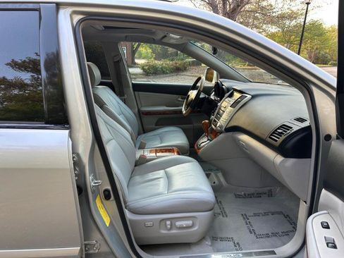 Used 2006 Lexus RX 330 FWD image 36