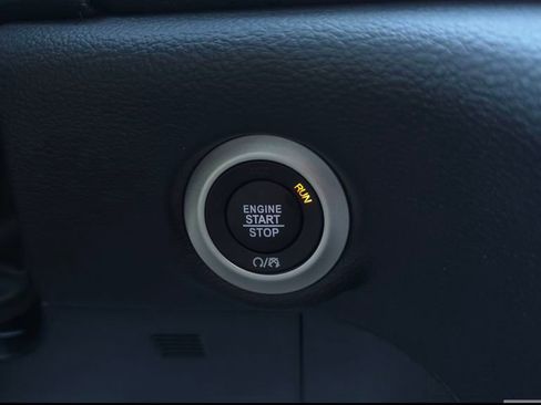 New 2026 Chrysler Pacifica Limited w/ S Appearance Package image 38