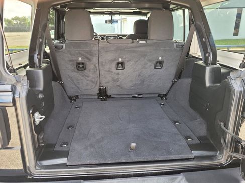 Used 2020 Jeep Wrangler Unlimited Sport AWD/4WD image 12