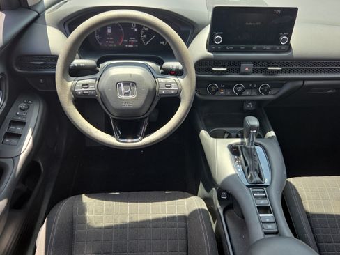 Used 2023 Honda HR-V LX image 11