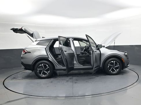 Used 2024 Kia Sportage LX image 43