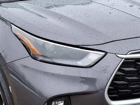 Used 2023 Toyota Highlander XLE image 25