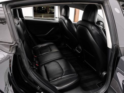 Used 2018 Tesla Model 3 Long Range image 40