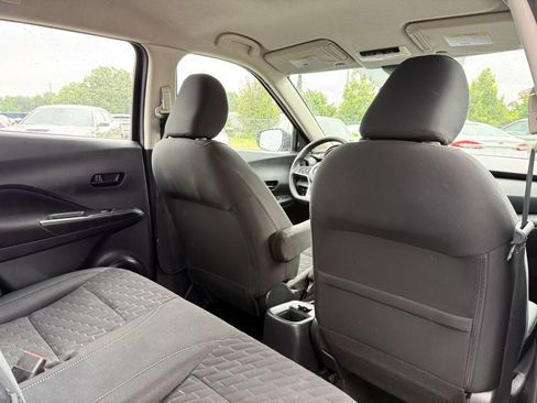 Used 2021 Nissan Kicks S FWD image 20