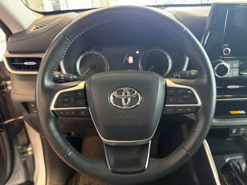 Used 2024 Toyota Highlander Limited AWD/4WD image 21