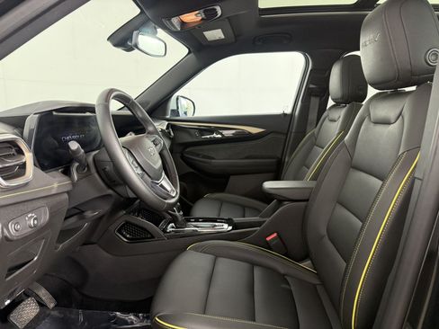 Used 2025 Chevrolet TrailBlazer ACTIV w/ Convenience Package FWD image 15