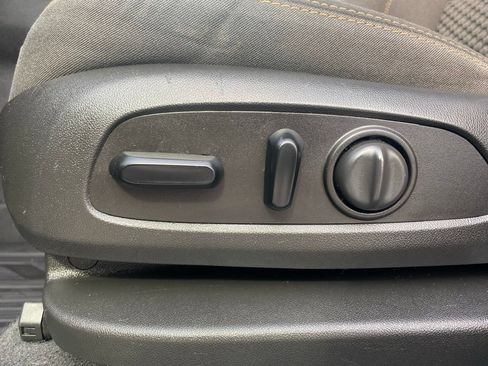Used 2020 GMC Terrain SLE w/ Driver Convenience Package FWD image 13