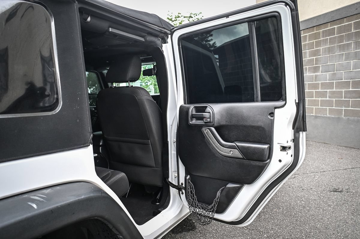Used 2016 Jeep Wrangler Unlimited Sport w/ Quick Order Package 24S AWD/4WD image 13