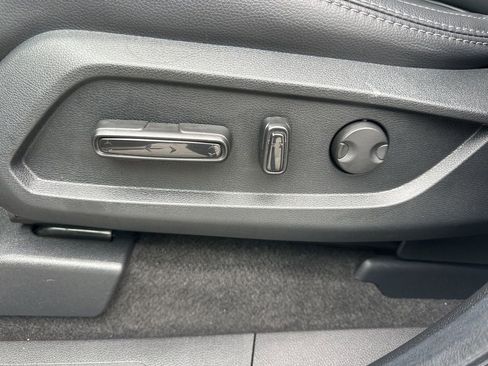 Used 2024 Honda Pilot Touring image 12